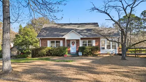 909 Austin St, Hamlet, NC 28345