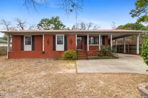 1104 Odom Dr, Fayetteville, NC 28304