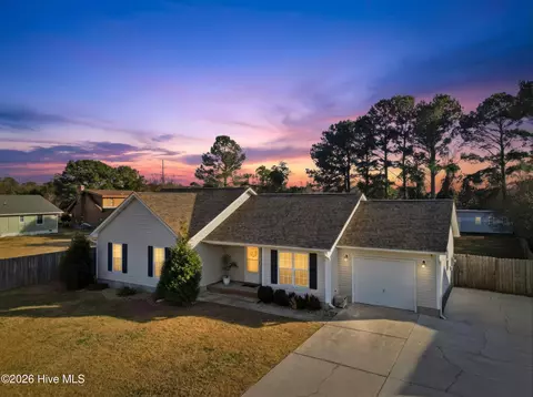 View/Area - 103 Hunt Dr, Hubert, NC 28539 photo 3 of 6
