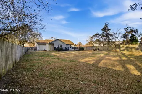Exterior - 103 Hunt Dr, Hubert, NC 28539 photo 5 of 6