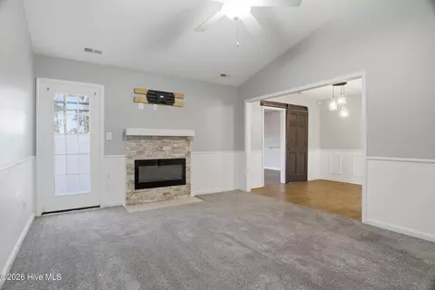 Living - 103 Hunt Dr, Hubert, NC 28539 photo 1 of 3