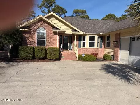 16 Fairway Dr, Shallotte, NC 28470