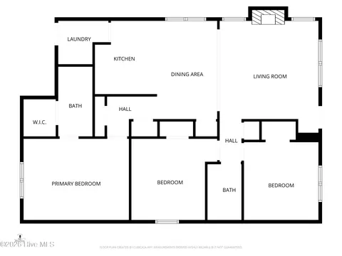 802 Holmes St, Clinton, NC 28328