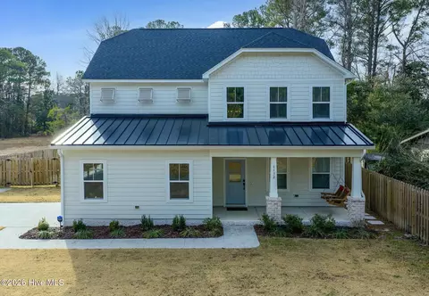 6132 Bailey Buck Rd, Wilmington, NC 28409