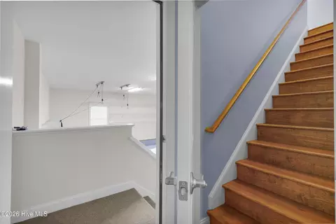 Entry Way - 116 Arbon Ln, New Bern, NC 28562 photo 4 of 4