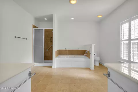 Bath - 116 Arbon Ln, New Bern, NC 28562 photo 1 of 6
