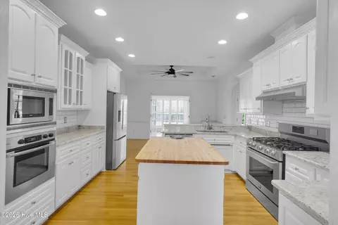 Kitchen - 116 Arbon Ln, New Bern, NC 28562 photo 2 of 7