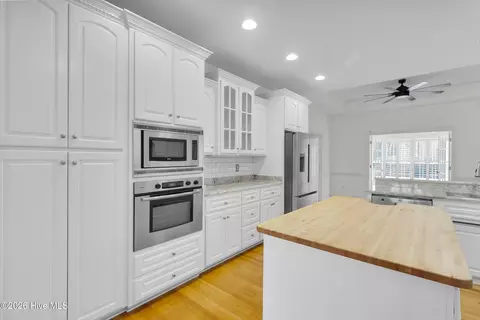 Kitchen - 116 Arbon Ln, New Bern, NC 28562 photo 4 of 7