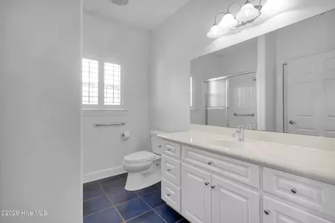 Bath - 116 Arbon Ln, New Bern, NC 28562 photo 5 of 6