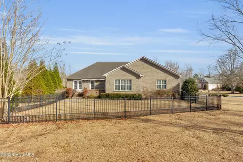 Exterior - 116 Arbon Ln, New Bern, NC 28562 photo 4 of 7