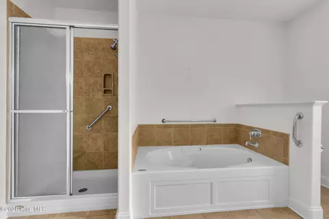 Bath - 116 Arbon Ln, New Bern, NC 28562 photo 3 of 6