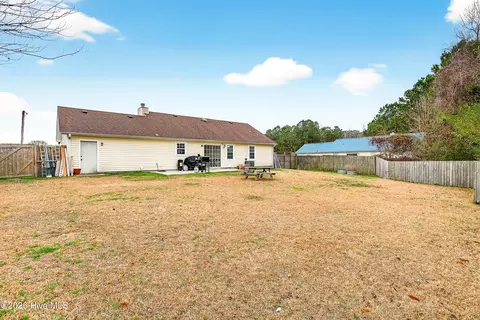 Exterior - 290 Parnell Rd, Hubert, NC 28539 photo 1 of 2