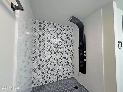 Bath - 10 Pine Tree Rd # 125, Pinehurst, NC 28374 photo 2 of 2