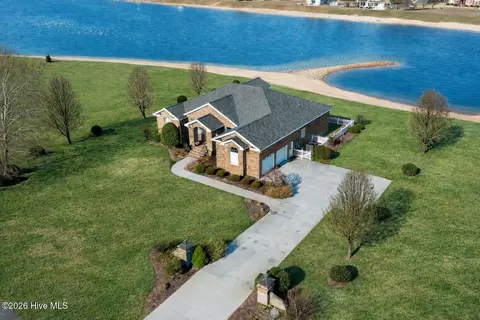 241 Schooner Landing Dr, Edenton, NC 27932