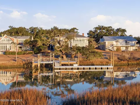 338 Olde Point Loop, Hampstead, NC 28443 photo 2