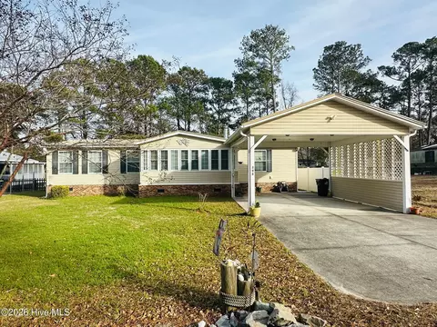 396 Red Oak Dr SW, Shallotte, NC 28470