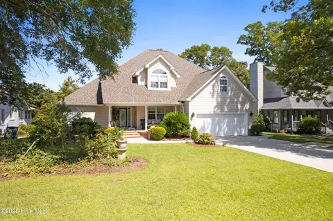 512 Medcalf Dr SW, Sunset Beach, NC 28468