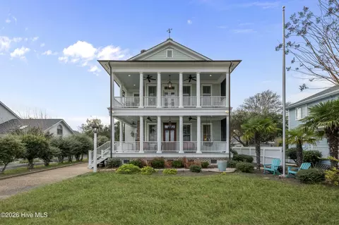 203 Vandemere St, Oriental, NC 28571