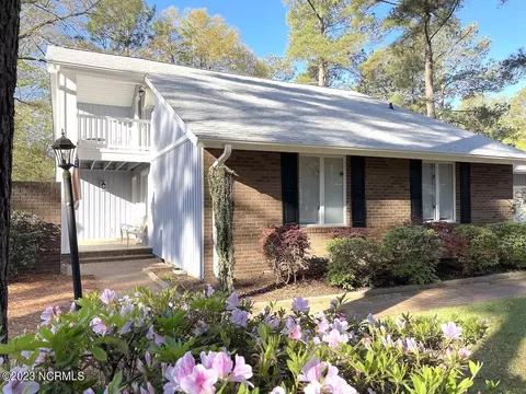 375 Saint Andrews Dr, Pinehurst, NC 28374