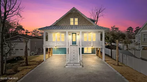 329 NE 61st St, Oak Island, NC 28465