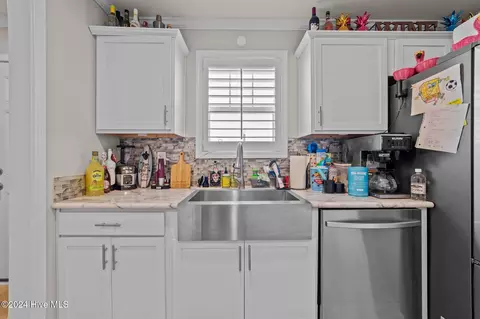 Kitchen - 1134 Whichards Beach Rd, Chocowinity, NC 27817 photo 4 of 4