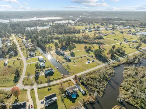 View/Area - 1134 Whichards Beach Rd, Chocowinity, NC 27817 photo 8 of 9