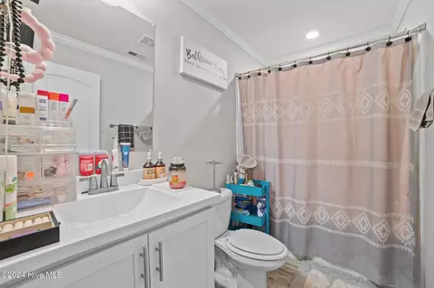 Bath - 1134 Whichards Beach Rd, Chocowinity, NC 27817 photo 5 of 5