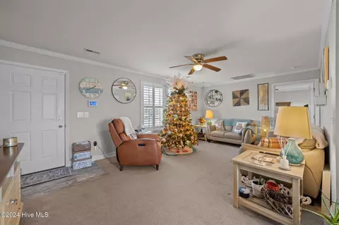 Living - 1134 Whichards Beach Rd, Chocowinity, NC 27817 photo 1 of 2
