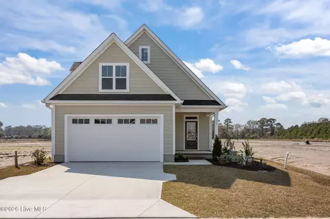 102 Golden Finch Dr, Beaufort, NC 28516
