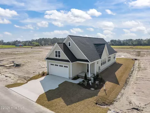 102 Golden Finch Dr, Beaufort, NC 28516
