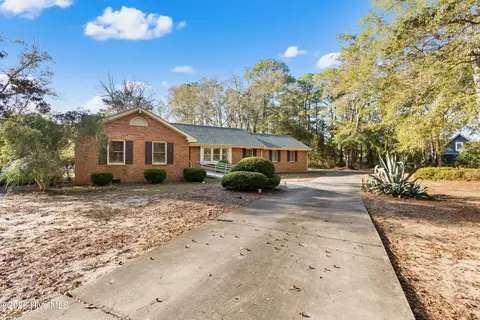 1870 Holly St SW, Ocean Isle Beach, NC 28469