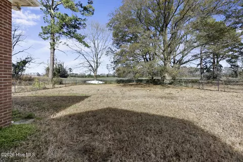 Exterior - 282 Richlands Loop Rd, Richlands, NC 28574 photo 3 of 4