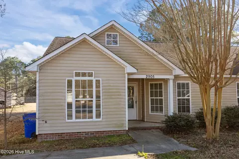 2905 Flintridge Dr, Greenville, NC 27834
