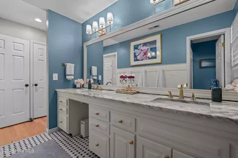 Bath - 135 Merion Cir, Pinehurst, NC 28374 photo 2 of 3