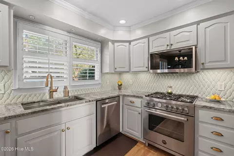 Kitchen - 135 Merion Cir, Pinehurst, NC 28374 photo 4 of 6