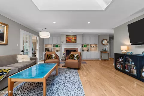 Living - 135 Merion Cir, Pinehurst, NC 28374 photo 2 of 3