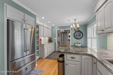 Kitchen - 135 Merion Cir, Pinehurst, NC 28374 photo 5 of 6