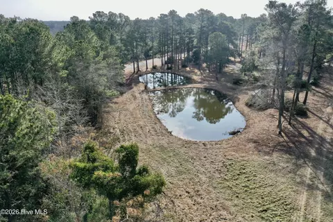 4635 Hallsboro Road North, Clarkton, NC 28433
