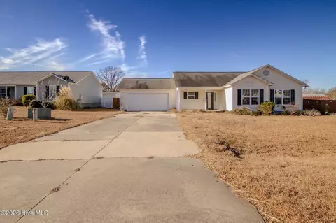 102 Harmony Way, Richlands, NC 28574