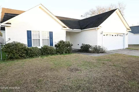 309 Dapper Dan Dr, Sneads Ferry, NC 28460