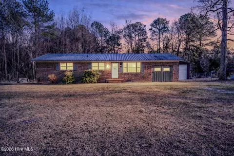 641 Rhodestown Rd, Jacksonville, NC 28540