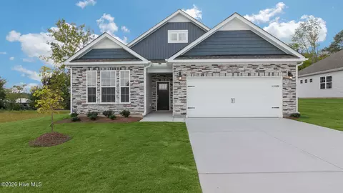 361 Maddox Dr, Aberdeen, NC 28315