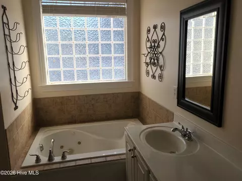 Bath - 116 Westerly Rd, New Bern, NC 28560 photo 1 of 2
