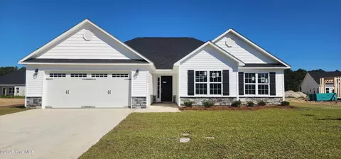 1002 Croaker Ct, New Bern, NC 28562