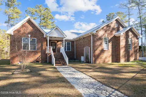 224 Creek Dr, Aurora, NC 27806