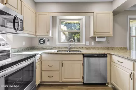 Kitchen - 170 Adams Cir, Pinehurst, NC 28374 photo 4 of 4