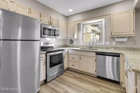 Kitchen - 170 Adams Cir, Pinehurst, NC 28374 photo 3 of 4