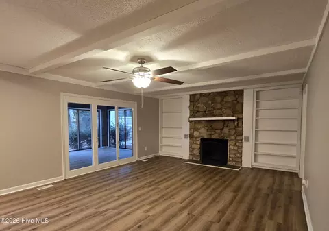 Living - 170 Adams Cir, Pinehurst, NC 28374 photo 3 of 6