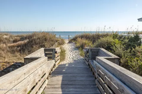 102 E Summer Pl, Emerald Isle, NC 28594 photo 10
