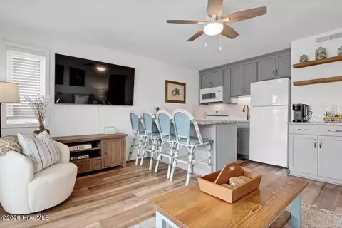15 Nathan St UNIT 104, Wrightsville Beach, NC 28480